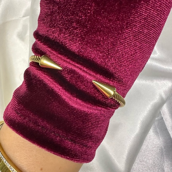 Stainless steel Gold-Tone Twisted women’s Bracelet - Picture 6 of 10